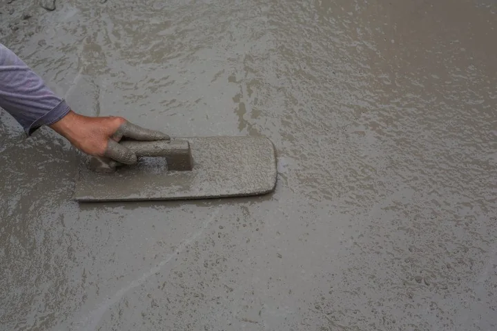 construir base solida para montar una puerta corredera con desnivel