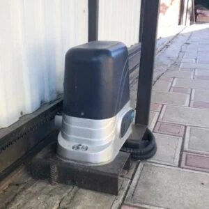 motor-matismo-amc800-montado-cancela-garaje