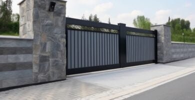 como desbloquear el motor de una puerta corredera si se va la luz