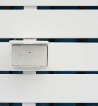 sensor de movimiento para puertas de garaje automaticas funcionamiento y tipos (1)